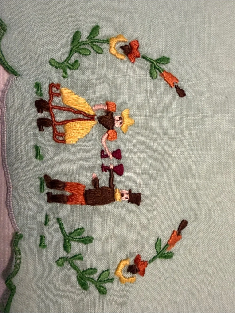 Vintage Linen Napkins - Embroidered - Cocktail Party Set/4 Madeira Folk Couple